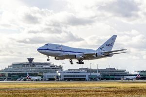 Flugzeug mit Großteleskop SOFIA am Köln Bonn Airport