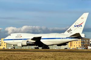 Flugzeug mit Großteleskop SOFIA am Köln Bonn Airport
