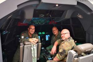 Fliegerhorst Évreux: Super-Hercules Staffel im Aufbau 