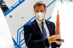 Rakete SLS mit Teilen von MT Aerospace aus Bayern