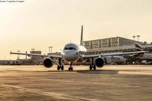 Flughafen Stuttgart verlängert Kurzarbeit