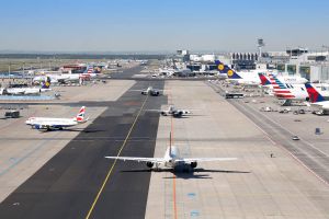 Centerbahn am Fraport: ILS per Flugzeug kalibriert