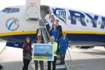 Raynair feiert 555.555. Passagier in Lübeck