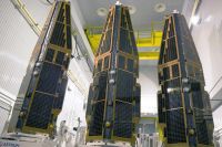 Umpolung des Erdmagnetfeldes: SWARM erforscht Erde, Meer und All