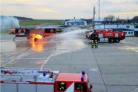 Brandbekämpfung bei der Flughafenfeuerwehr Zweibrücken