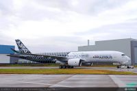 Roll-Out im Kohlefaser-Look: Passagier-Airbus A350 XWB