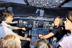 Schüler lernen Berufe in der Luftfahrt kennen