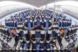 Airbus A350 XWB: Neue Flugzeug-Kabine in Finkenwerder enthüllt