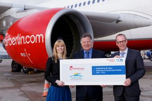 airberlin und Airport DUS feiern 20 Jahre Non-Stop nach Fort Myers