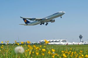 Spitze bei Effizienz: Lufthansa unter 4 Liter-Marke beim Kerosin