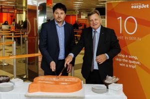 easyJet feiert zehn Jahre Stationierung in Berlin