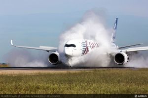 Airbus A350 besteht Wet Runway Tests
