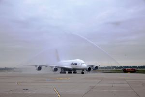 Flugzeugtaufe einer A380 der Lufthansa auf den Namen Düsseldorf