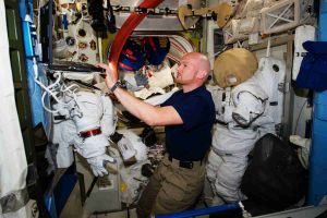 Fußball-WM und Sportliche Leistungen auf der Raumstation ISS