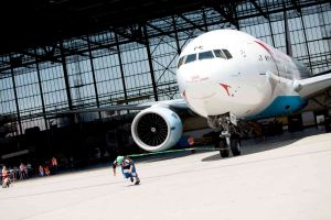 "Austrian Rock" zieht Boeing 777 mit 142 Tonnen – Weltrekord