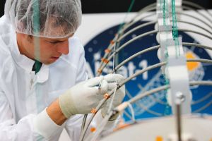 Schiff-Ortung aus dem All: AISat lauscht bald mit Helix-Antenne
