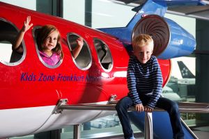 Ferienangebot für 800 Kinder am Flughafen Frankfurt