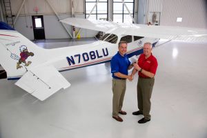 10.000. Cessna Skyhawk vom Werk in Independence