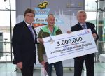 3-millionster Passagier bei Ural Airlines - Ein Freiflug und Torte für alle