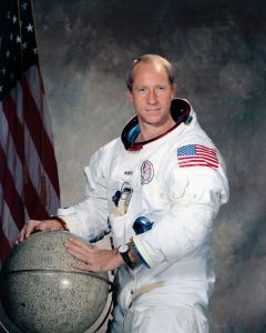 TECHNIK MUSEUM SPEYER: Apollo 15 Astronaut Al Worden hält Vortrag