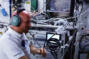 Schüler mit Funkkontakt zu Astronauten in Raumstation