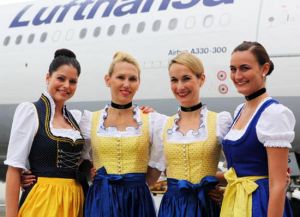 Lufthansa-Trachtencrew hebt wieder ab im Oktoberfest-Look