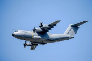 Airbus A400M erfüllt Schlüsselanforderung Container-Abwurf