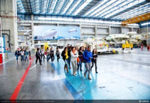 Airbus in Toulouse empfängt Schülerinnen bei 