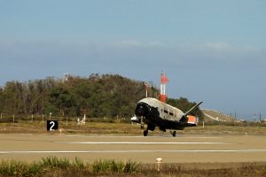 X-37B nach fast zwei Jahren im All wieder gelandet