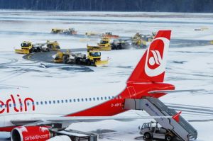 Flughafen Nürnberg schickt neue Schneefräse aufs Rollfeld