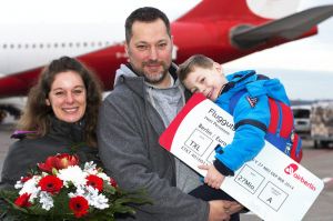 Fluggutschein für den 27.000.000. Passagier 2014 in Berlin