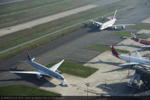Heimflug der Airbus Großraum-Jets A350 und A380 für Qatar Airways