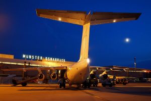 Flughafen bei Nacht – Führungen durch den FMO