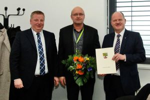Verkehrsminister Thomas Webel präsentiert Luftverkehrskonzept in Cochstedt