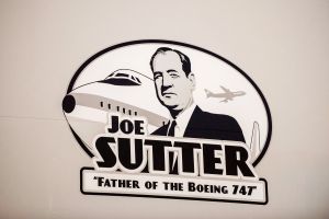 Boeing ehrt "Vater der 747" auf Cargolux-Frachter