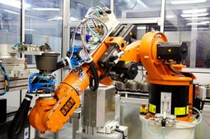 Roboter sollen bei Instandhaltung von Flugzeugen mehr Produktivität bringen