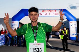 Bestzeit 01:17:37 am Airport Night Run-Halbmarathon auf der BER-Piste