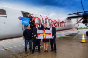 airberlin-Dash Q400 verbindet Stuttgart mit Guernsey