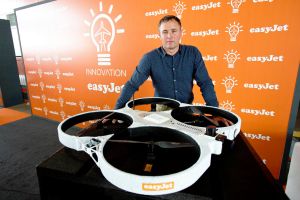 Inspektion per Drohne und 3D-Druck für Flugzeuge