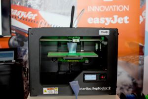 Inspektion per Drohne und 3D-Druck für Flugzeuge