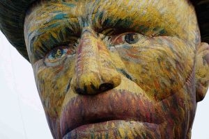 Van Gogh Konterfei als Heißluftballon