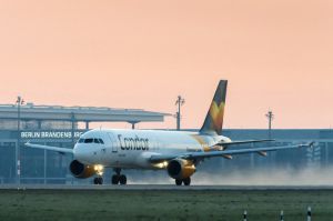 Nordbahn am Flughafen BER nach Sanierung jetzt fertig