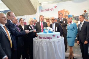 A330 der Eurowings startet ab Köln/Bonn in die Langstrecke