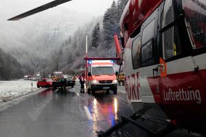 Rettungsflugwacht mahnt zu sicherem Fahren im Winter