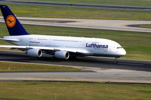 Bundeskanzlerin Merkel tauft Lufthansa A380 D-AIMN auf "Deutschland"