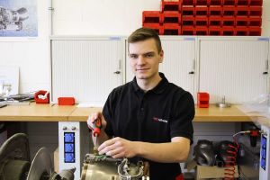 Deutschlands bester Fluggerätmechaniker bei der DRF