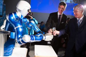 Anstoß über Telepräsenz – Wie wir Roboter steuern können