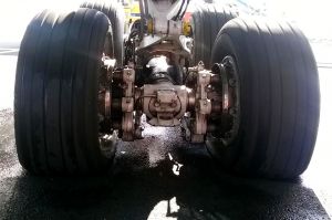 Glühende Bremsen nach Startabbruch einer Boeing 767