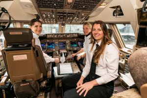 Frau am Steuer: Lufthansa 