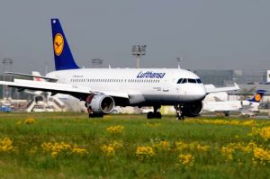 München – Santorin und Korfu im Lufthansa-Flugplan
